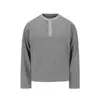 Nueva camiseta casual holgada de estilo americano para otoño con cuello henley, camiseta de manga larga a rayas para hombres y mujeres, camisa base de cuello pequeño