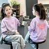 Camiseta de manga comprida para meninas, nova coleção outono 2026, estilo outono inicial, base de algodão puro, top para look de duas peças primavera e outono infantil
