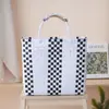Cesta de Verduras de Celebridad de Internet Tailandesa Bolso Tejido a Mano para Mujer Versátil para Viajes Bolso Tote de Gran Capacidad Bolso de Playa
