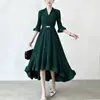 Elegante vestido Miyake Takashi para mujer, diseño único, de un solo botón, entallado en la cintura, adelgazante, vestido midi plisado irregular