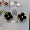 Nuevo Modelo de Exquisitos Pendientes de Trébol de Cuatro Hojas, Versión de Alta Gama con Oro V, Aguja de Plata 925, Chapados en Oro de 18 Quilates, Concha Blanca, Pendientes Completamente Incrustados con Diamantes para Mujer