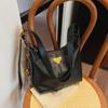 Bolso Externo Individual Otoño e Invierno Vintage Marrón Maillard para Mujer 2024 Nuevo Bolso Cruzado Combinable Bolso de Hombro Moderno Bajo el Brazo