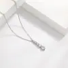 Collar con Colgante Minimalista Europeo y Americano Incrustado con Diamante Moissanita para Mujer, Elegante y Lujoso Diseño de Nicho, Cadena Versátil y Exquisita para la Clavícula