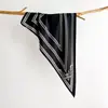 Novo Lenço Triângulo de Sarja Simples Vintage para a Primavera de 2026, Xale para Deslocamento e Uso Profissional, Proteção para o Pescoço, Lenço de Pescoço à Prova de Vento, Lenço de Seda