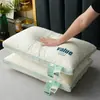 Almohada Clase a Suave como una Nube Hotel Hogar Almohada para el Cuello Núcleo para Ayudar a Dormir Dormitorio de Estudiantes No se Colapsa Venta Directa de Fábrica