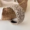 Diadema ancha con estampado de leopardo retro para mujer, diadema de esponja engrosada para otoño e invierno, diseño de corona alta para favorecer el rostro, añade un sentido de atmósfera