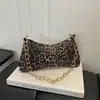 Nuevo bolso de hombro de alta calidad con estampado de leopardo vintage, cadena simple, versátil y elegante, otoño temprano 2026