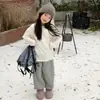 [Forrado com Fleece] Camiseta Básica de Manga Longa de Inverno Aimo Beibei para Meninas com Fleece Quente, Bainha Dividida, Camisa Base Branca