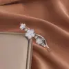 Pulsera de Acero de Titanio con Galvanizado al Vacío que No se Desvanece para Mujer, Pulsera de Trébol de Cuatro Hojas y Corazón de Lujo Ligero a la Moda Llena de Diamantes, Joyería de Alta Gama