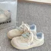 Tênis Feminino de Designer de Nicho 2026 Nova Coleção Primavera e Outono Sola Grossa Branco Casual Versátil Calçados com Solado Macio Tênis de Treino Alemão