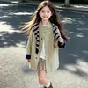 Chaqueta Cortavientos Estilo Coreano para Niñas Primavera y Otoño 2026 Nueva Infantil Elegante de Longitud Media Cuadros Manga Cuello Alto Casual