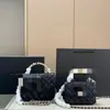 Nueva Cartera Portatarjetas Bolso Pequeño Acolchado con Cadena Bolso de Mano Pequeño 2024 Bolso de Mujer Serie Camelia Bolso Versátil para Hombro Bolso Cruzado