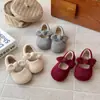 Sapatos femininos sapatos de pele estilo princesa sapatos de algodão com veludo extra laço 2026 Sapatos de inverno/outono para crianças sapatos de algodão de duas camadas para bebês