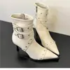 Botas de tornozelo stiletto sexy com bico fino e salto alto cravejadas para mulheres, novas botas curtas da moda europeia e americana de 2026 para mulheres