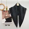 Nova moda de primavera cachecol de seda de alta qualidade fino padrão de bolinhas onduladas coreanas espinha de peixe veludo algodão linho quadrado cachecol pequeno elegante