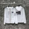 TIME BREATHE tb Ropa de Protección Solar Nuevo con Capucha Estampado de Oso Delantero y Trasero Verano Ligero Ropa de Protección Solar para Hombres y Mujeres