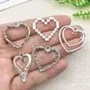 Colgante Hueco con Forma de Corazón de Plata Antigua con Pinchos DIY Collar Pendientes Accesorios de Joyería de Aleación con Forma de Corazón Colgante Transfronterizo