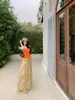 Atuendo de Vacaciones en la Costa de Yunnan Tailandia para Mujer, Estilo Puro y Sexy, Top de Tirantes, Falda Floral de Cintura Alta