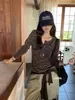 A LIMON Camiseta Floral de Manga Longa Henley com Botões Verde Limão Chá Verde Estilo Coreano para Mulheres, Top Emagrecedor e Versátil para o Outono