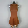 Ropa de Mujer de Comercio Exterior Dongdaemun Coreana, Elegante y Ceñida, Sexy y Femenina, Cuello Semi Alto, Ceñida a la Cintura, Favorecedora de la Figura, Tejido sin Mangas
