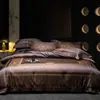 Juego de ropa de cama jacquard de cuatro piezas teñido en hilo de algodón de fibra larga estilo vintage 100S, juego de ropa de cama de modelo de lujo ligero de alta gama