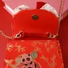 Bolsa Pequeña Roja de Año Nuevo Celebridad de Internet Bolso Cruzado de Princesa Pequeño Fragante Moda Estilo Extranjero Bolsa Linda de Niña Venta al por Mayor