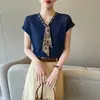 Blusa de Tencel estilo francés con cuello en V y mangas acampanadas, adornada con un pañuelo de seda, con un elegante diseño de manga, transpirable y agradable para la piel, una pieza elegante para primavera-verano