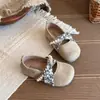 Zapatos Mary Jane de otoño, zapatos de princesa para niños, estilo retro, suela blanda, punta poco profunda, adornados con perlas, zapatos pequeños de cuero, zapatos estilo Birkenstock para niñas, estilo nuevo