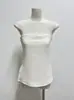 Diseño de Nicho "Armario Clásico" Top Tubo Minimalista con Abertura Lateral en Negro/Blanco
