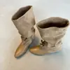 2026 Novo Modelo Botas Retrô Estilo Deserto com Cano Largo Franzido, Aumento Interno de Altura e Tiras, Botas Western Cowboy Emagrecedoras para Mulheres