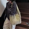Bolso Nicho de Hombro Único para Axila Bolso Tote de Gran Capacidad Femenino Nuevo Estilo Coreano Plisado Multibolsillo Bolso de Mano para Viaje