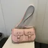 Bolsa de ombro única sob o braço, bolsa de trabalho fresca e simples, moderna e casual, novo estilo outono 2026, bolsa quadrada pequena de estilo de rua única