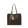 Bolso de Hombro Nuevo Otoño e Invierno 2025 Bolso Tote de Gran Capacidad Moda para Dama Clásico Retro Presbópico Bolso de Hombro