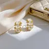 Pendientes de Flor de Concha de Zircón de Nuevo Estilo Estilo Palacio Francés, Pendientes de Moda y Elegantes, Pendientes Exquisitos y Versátiles para Mujeres