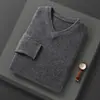 Nuevo Suéter Grueso de Lana Pura con Cuello en V Holgado para Hombre Otoño/Invierno 2024 Camisa Base de Punto Sólido Color Casual de Negocios