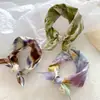 Bufanda de Seda de Moda de Gama Alta Estilo Nuevo Primavera y Verano Versátil Atmósfera de Lujo Ligero Bufanda Protectora Solar Estampada Decorativa Cuadrada para Mujer