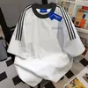 Camiseta Masculina e Feminina Fresca Americana com Três Listras, Gola Redonda, Manga Curta, Verão 2025, Solta e Versátil, Tops de Casal Ins