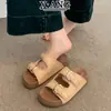 Stock listo versión piel de vaca zapatillas suela súper suave para mujer verano uso exterior antideslizantes suela gruesa sandalias de playa de una tira