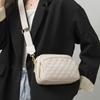 Bolsos de mujer de cuero de nicho de alta gama al por mayor 2022 versión coreana del nuevo bolso bandolera de hombro único de cuero de capa moderna con diamantes
