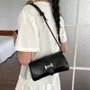 Bolso bandolera pequeño cuadrado de alta gama retro, moda casual de tendencia para el otoño de 2026, diseño simple, bolso para debajo del brazo para mujer
