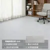 Piso plástico de PVC, couro sintético, adequado para grandes áreas internas, para uso residencial e comercial, disponível para instalação direta no piso, e vendido a granel como tapetes de piso.