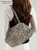 2025 Nuevo Diseño de Estampado de Leopardo Otoño e Invierno Bolso de Axila para Mujer Gran Capacidad Escuela Trabajo Ropa Retro Versátil Bolso Bandolera