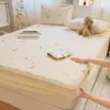 Nuevo Protector de Colchón Acolchado de Gasa de Tres Capas Pieza Única para Colchón Simmons, Adecuado para Camas de Dormitorio Estudiantil, Universal para Todas las Estaciones