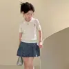 Conjunto de Verano para Niñas 2026 Nuevo Casual Estilo Coreano para Niñas Mayores, Top de Manga Corta de Seda de Hielo Combinado con Falda de Mezclilla Moderno