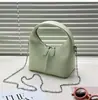 Bolso de Mujer de Alta Gama Retro con Textura de Lujo Ligero de Moda, Nuevo Diseño de Nicho Transfronterizo, Bolso de Mano Suave de PU para Salir