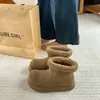 Nuevas botas de nieve cálidas de invierno 2026 para mujer, de cuero suave, suela plana, forradas de felpa, mocasines casuales con ribete de pelo, botines cortos de felpa