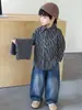 Conjunto de Tres Piezas para Niños de Primavera y Otoño: Chaleco de punto, Camisa, Conjunto casual de moda estilo coreano para niños, Ropa de otoño para bebé