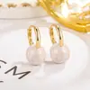 Pendientes Rojos de Año Nuevo Otoño-Invierno con Bolas Redondas de Frijol Rojo, Pendientes Vintage Únicos con un Toque de Moda Elegante de Alta Gama