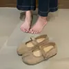 Zapatos de ante estilo retro con punta dividida tipo pezuña de cerdo para mujer, nuevos mocasines versátiles de suela blanda para otoño 2026