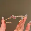 Pulsera de Lujo Accesible con Forma de Serpiente Verde Completamente Incrustada de Diamantes para Mujer 2024 Nuevo Popular Diseño Único Pulsera Joyería de Gama Alta de Nicho